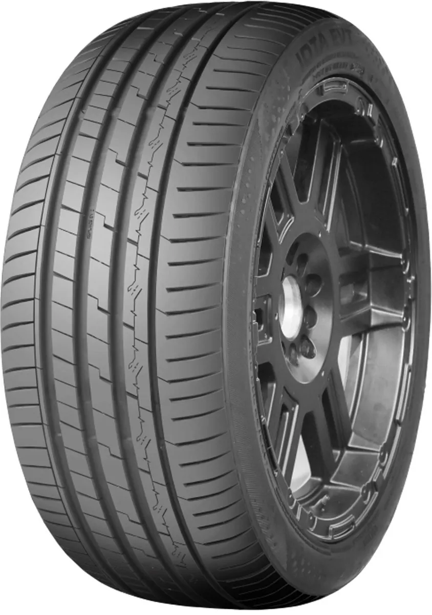 Llanta Accelera IOTA EVT